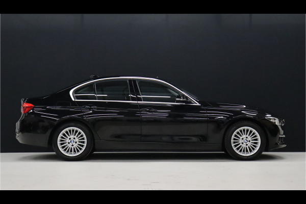 BMW 3 Serie 318i Luxury Edition [SCHUIFDAK, DIGITALE DASHBOARD, GROOT NAVIGATIE, LED, VOL LEDER, STOELVERWARMING, NIEUWSTAAT]