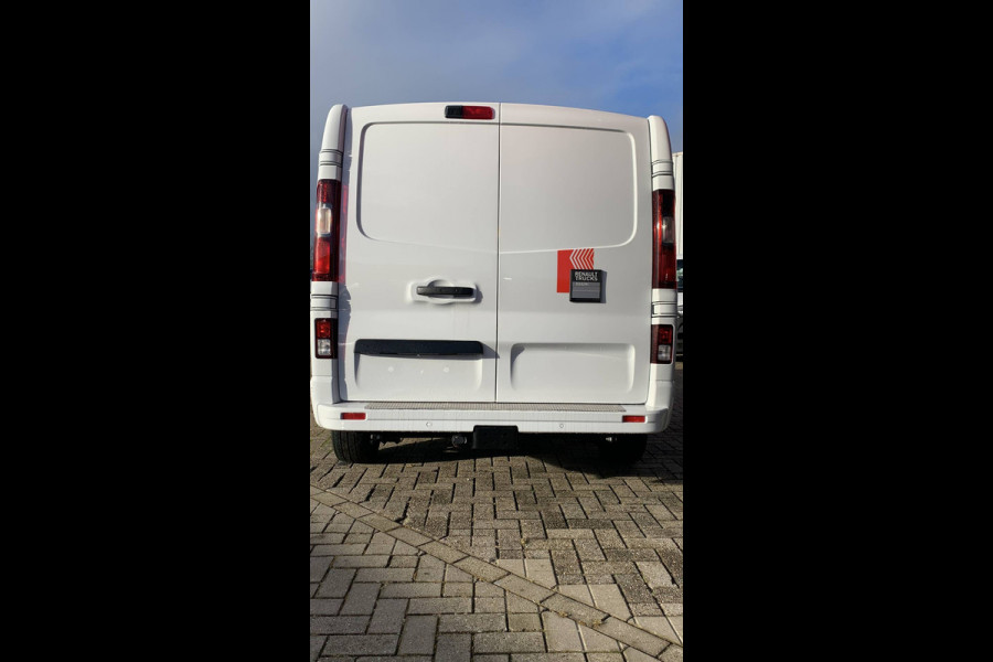 Renault Trafic Exclusive T30 2.0 dCi 150 PK L2H1 17 inch velgen, Trekhaak, Apple Carplay