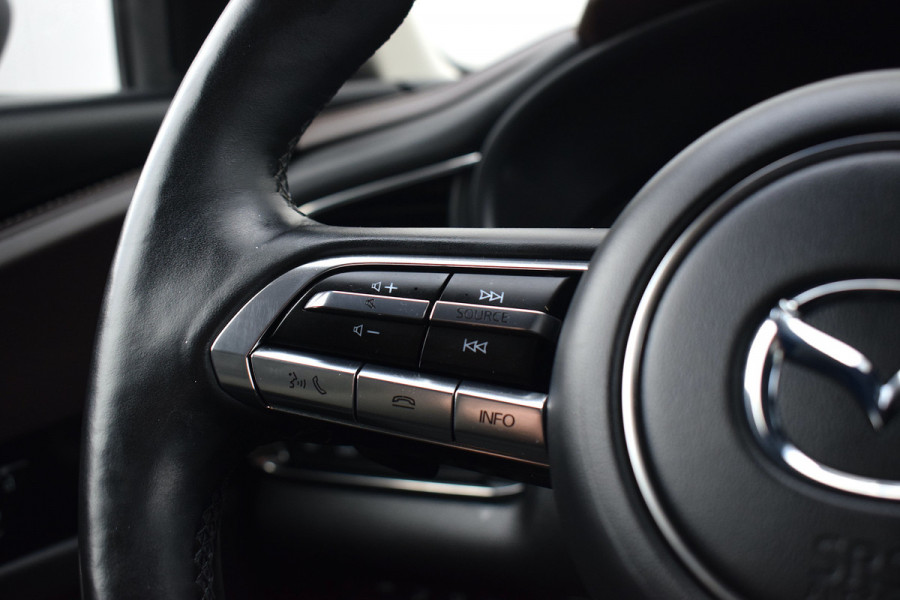 Mazda CX-30 2.0 e-SkyActiv-X M Hybrid Luxury | Bose | Apple CarPlay | Adapt. Cruise | Leer | Stuurverw.