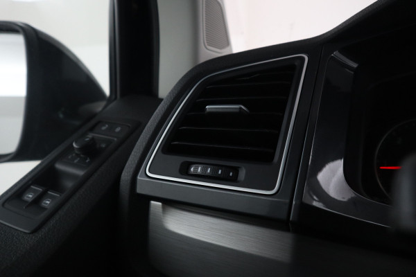Volkswagen Transporter 2.0 TDI L2H1 - Comfortline Plus - Automaat, Leer, Navi, Climate