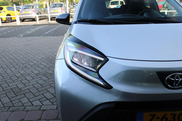 Toyota Aygo X 1.0 VVT-i MT 74PK AUTOMAAT PULSE CABRIO | CABRIODAK  l AIRCO l NAVIGATIE | 17 "INCH LICHTMETALEN VELGEN | ACHTERUITRIJCAMERA | STOELVERWARMING | ADAPTIVE CRUISE CONTROL | CLIMATE CONTROL | DAB+ |