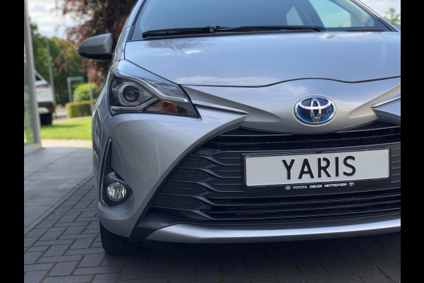 Toyota Yaris 1.5 Hybrid Y20 Exclusive | Navigatie, Parkeersensoren, Keyless, Lichtmetalen velgen, Privacy Glass, Camera