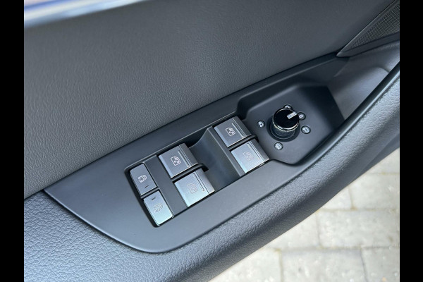Audi A6 Avant 45 TFSI S edition Automaat | Stoelverwarming | Elektrische stoelverstelling | Parkeersensoren voor en achter | Zonnescherm