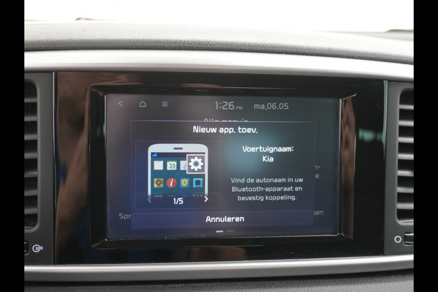 Kia Sportage 1.6T 177pk AUT.7 Apple Carplay Android Navi Camera Trekhaak PDC Mirror-Link VerkeersBordHerk. DAB LED LM T-GDI DynamicLine El.Sp ESP Hill-Assist Chroompack Priv.Glass Spoorassist Priv.Glass VoiceCommand 7 bak automaat DCT Orig.NLSe Auto 1e Eigenaar ! Euro 43.000 nieuw EURO 6
