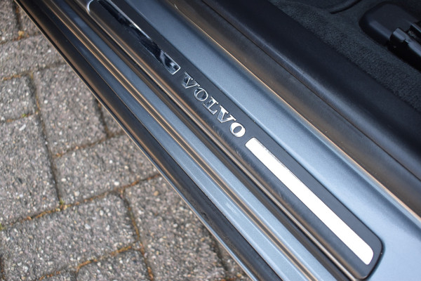 Volvo S60 T2 123PK Automaat Polar+ Dynamic | Camera | Standkachel | Stoel/Stuur verwarming | Leder | On call |
