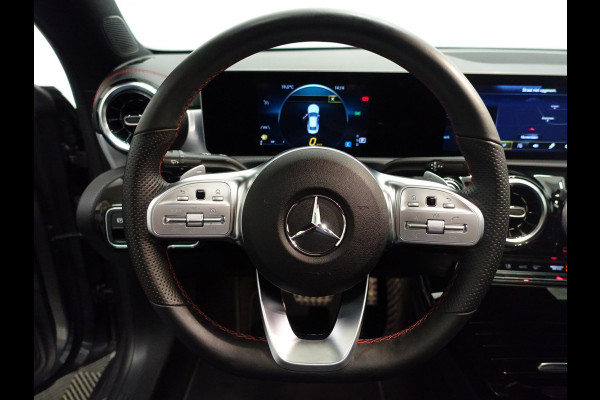 Mercedes-Benz CLA-Klasse AMG Night Ed Autom- Panodak I Xenon Led I Widescreen I Leer I Stoelverw