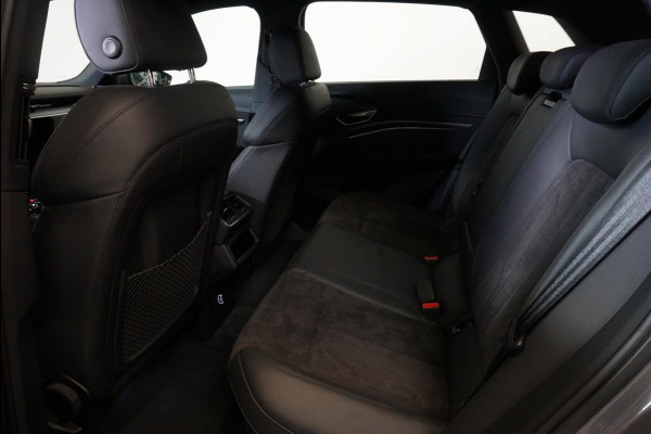 Audi e-tron 55 Advanced Quattro | LED Matrix | Tour Package | Camera | Navigatie | Trekhaak | Sportstoelen | Leder/Alcantara |