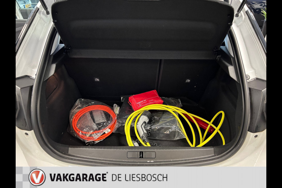 Opel CORSA-E Business Edition 50 kWh / navigatie/ pdc v+a/ camera / stoel en stuur verwarming