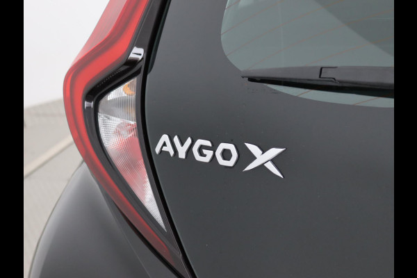 Toyota Aygo X 1.0 VVT-i AUTOMAAT BI-TONE CARPLAY NAVI GARANTIE TOT 12-2032 Bijna 2023.Camera. Safety sense.