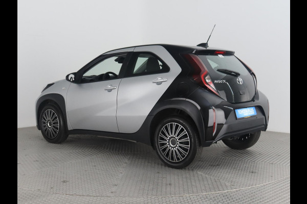 Toyota Aygo X 1.0 VVT-i AUTOMAAT PLAY BI-TONE BIJNA 2023 MET GARANTIE TOT 11-2032* CARPLAY NAVI.CAMERA.ACC.