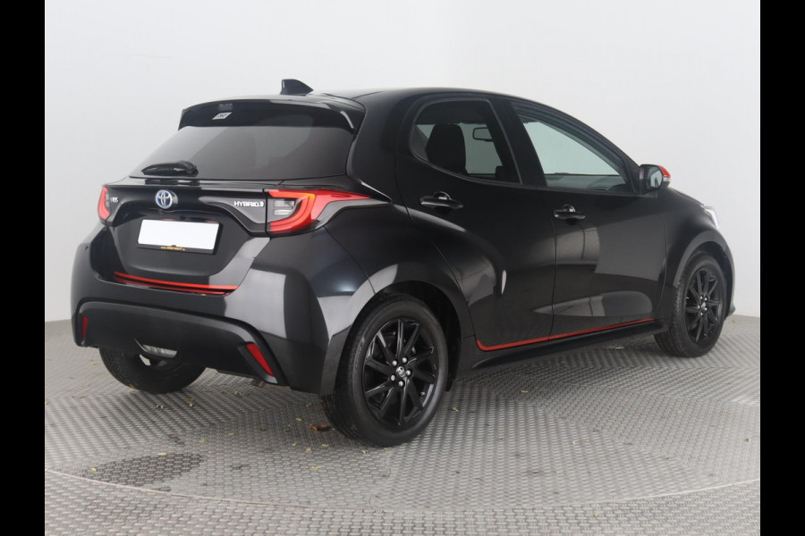 Toyota Yaris 1.5 Hybrid Black Edition | 10 JAAR GARANTIE! | Stoelverwarming | Apple CarPlay & AndroidAUTO | Camera