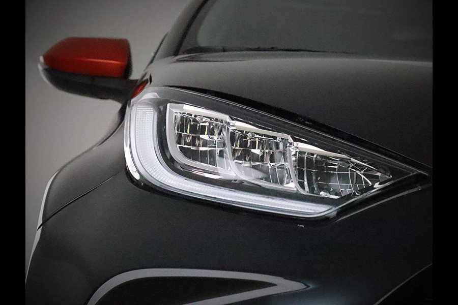 Toyota Yaris 1.5 Hybrid Black Edition | 10 JAAR GARANTIE! | Stoelverwarming | Apple CarPlay & AndroidAUTO | Camera