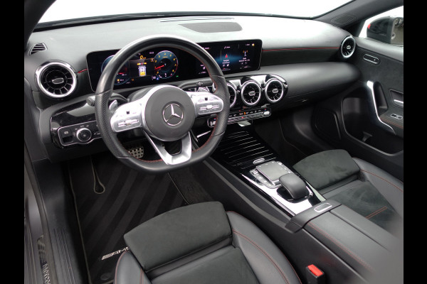 Mercedes-Benz A-Klasse 180 AMG Street Style Edition - Panoramadak I Aero Package I Xenon Led I Alcantara Sport Interieur