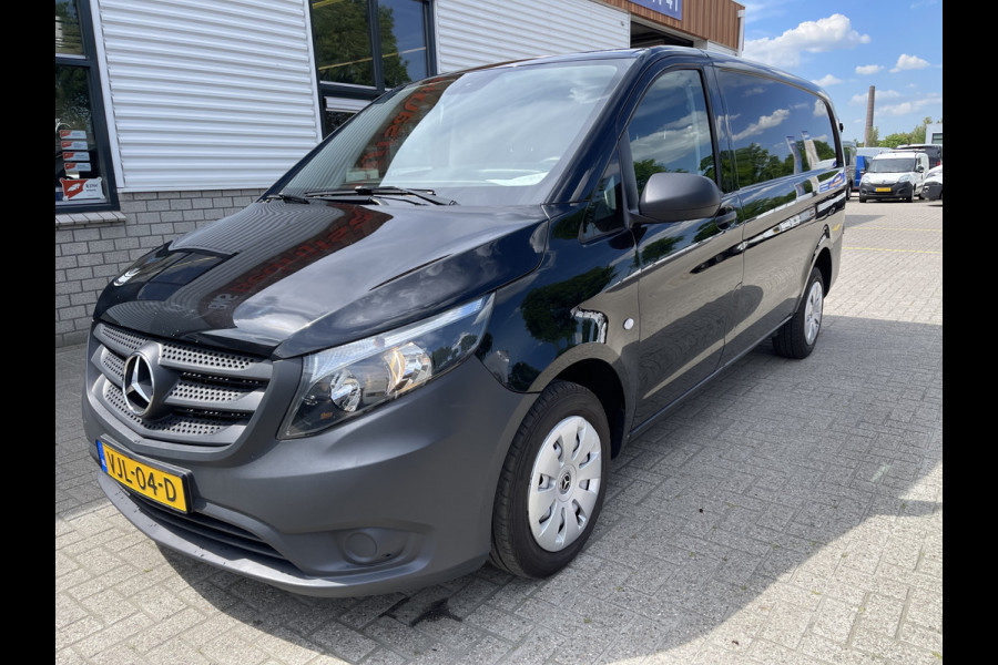 Mercedes-Benz Vito 110 CDI Lang L2H1 / vaste prijs rijklaar € 18.950 ex btw / lease vanaf € 348 / zwart metallic / airco / cruise / navigatie / bouwjaar 2021