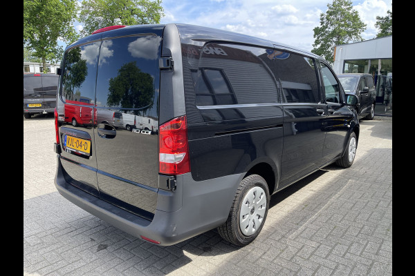 Mercedes-Benz Vito 110 CDI Lang L2H1 / vaste prijs rijklaar € 18.950 ex btw / lease vanaf € 348 / zwart metallic / airco / cruise / navigatie / bouwjaar 2021