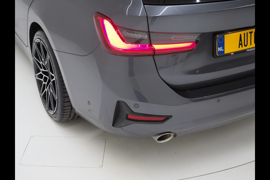 BMW 3 Serie Touring 330e | Carplay | Camera | Leder | LED | DAB+