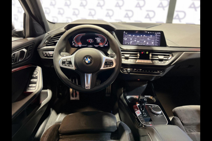 BMW 1-serie BMW 1-serie 118i M Sport|TRIGON|Live Co.Plus|L&R StoelMem|Achteruitrijcamera|Ambiente|Elekt.Achterklep