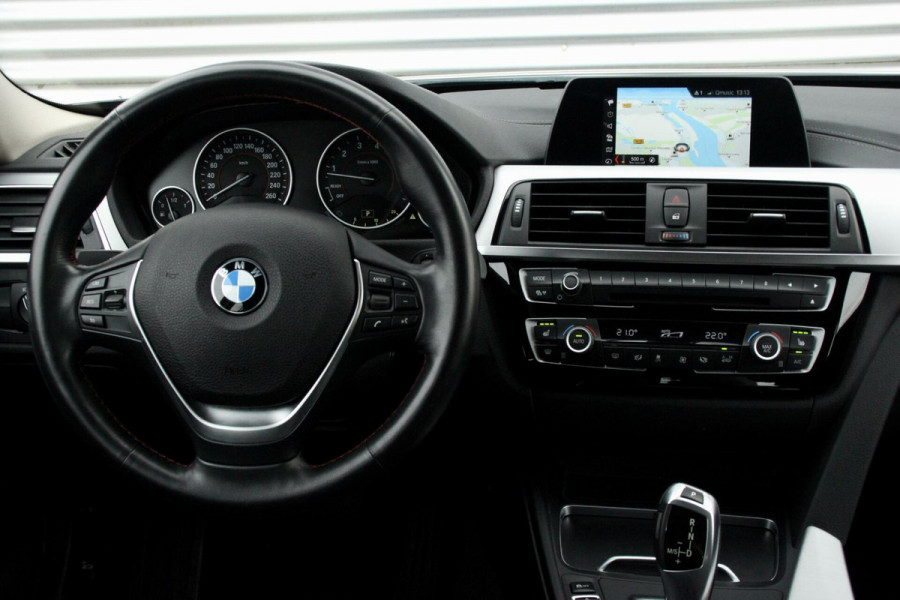 BMW 3 Serie Touring 320i Sport Line Shadow Automaat |PANO, NAVIGATIE, CRUISE, CLIMATE, SPORTSTOELEN VERWARMD, BLUETOOTH, LED|