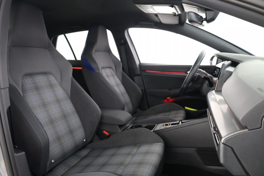 Volkswagen Golf 1.4 eHybrid GTE 245PK PHEV | Navigatie | Parkeersensoren | Winter pakket |