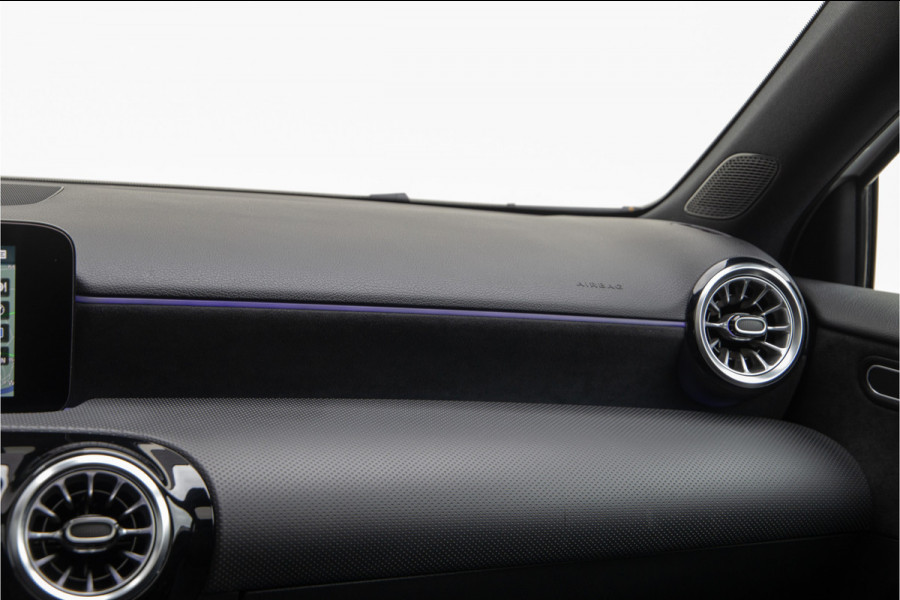 Mercedes-Benz A-Klasse 250 e AMG Panorama, Widescreen, Nightpack, Sfeerverlichting, Camera, Hybrid 2022