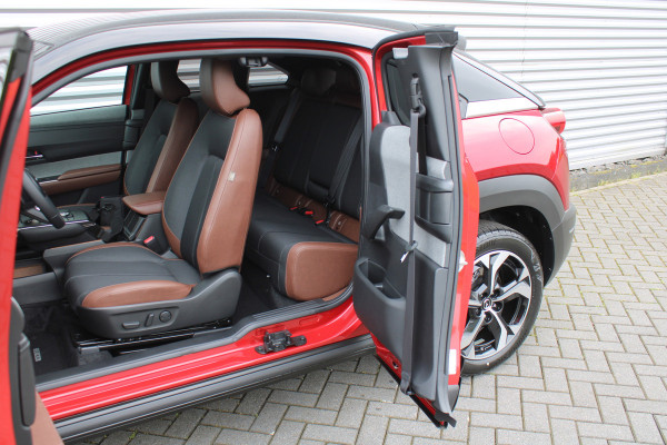 Mazda MX-30 e-SkyActiv R-EV 170PK Advantage Industrial | Hoge korting | Uit voorraad leverbaar | Private Lease vanaf €379,- per maand |