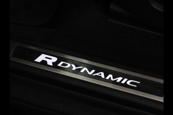 Land Rover Discovery Sport P300e R-Dynamic SE Beschikbaarheid in overleg.