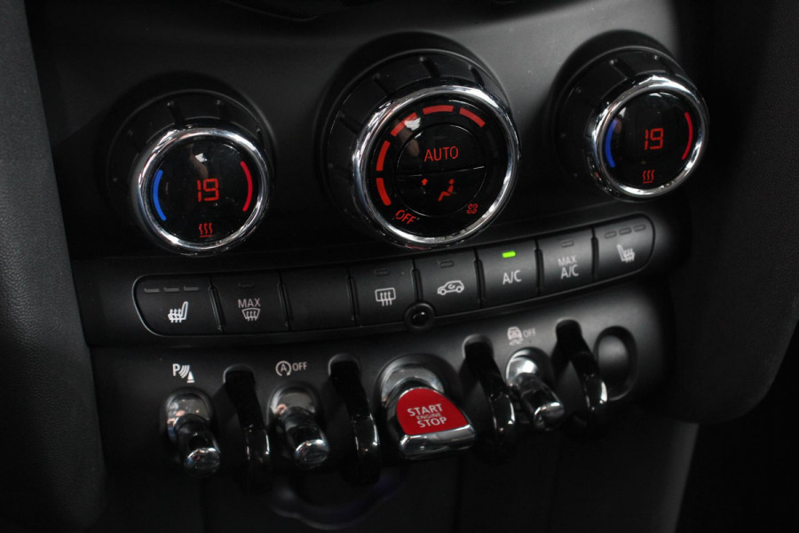 MINI Mini 1.5 Automaat One Pepper 5 deurs | Matrix Led koplampen | Climate Control | Parkeer Sensoren | Cruise Control Adaptive | Soelverwarming | Union Jack lampen achter | Camera | 5 deurs