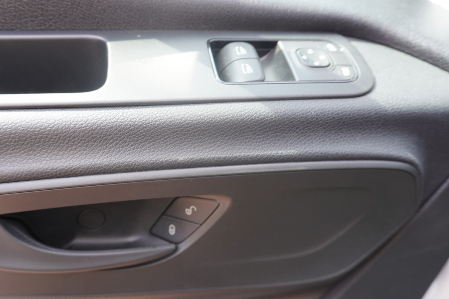 Mercedes-Benz Sprinter 319 CDI 191PK Bakwagen met laadklep Automaat Nr. V066 | Airco | Navi | Cruise | Apple-Android