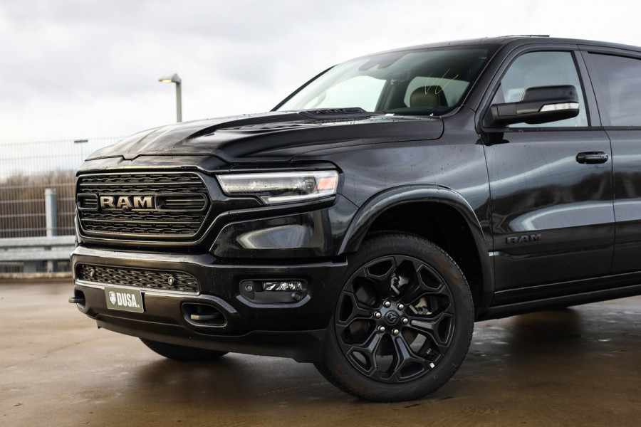 Dodge Ram 1500 Limited 5.7 V8 HEMI Night Edition | Panoramadak  | Luchtvering |  Getoonde accessoires zijn verkrijgbaar tegen meerprijs