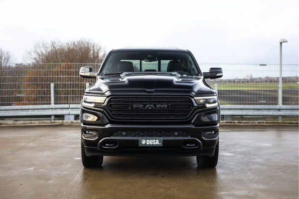 Dodge Ram 1500 Limited 5.7 V8 HEMI Night Edition | Panoramadak  | Luchtvering |  Getoonde accessoires zijn verkrijgbaar tegen meerprijs