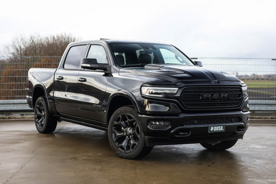 Dodge Ram 1500 Limited 5.7 V8 HEMI Night Edition | Panoramadak  | Luchtvering |  Getoonde accessoires zijn verkrijgbaar tegen meerprijs