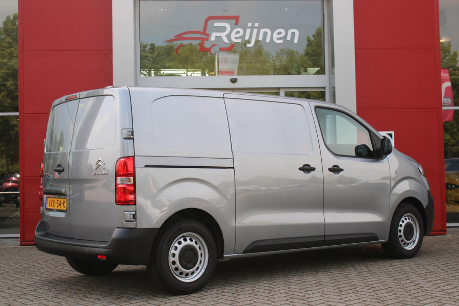 Citroën ë-Jumpy L2 136PK AUTOMAAT 75 kWh | NAVIGATIE 10" TOUCHSCREEN | ACHTERUITRIJ CAMERA | APPLE CARPLAY/ANDROID AUTO | PARKEERSENSOREN | CRUISE CONTROL | DAB+ RADIO | NIEUWE BUS! | 3-ZITS |