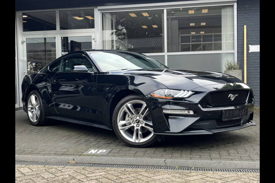 Ford Mustang Fastback 2.3 EcoBoost PREMIUM PACKAGE / CLIMA / CRUISE / NAVI