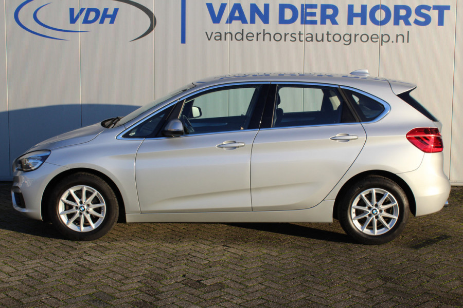 BMW 2 Serie Active Tourer 216i-102pk Centennial Executive. Zeer nette, goed onderhouden en erg fijn rijdende BMW ! Volautm. airco dual, cruise cntrl, navigatie, telefoonvoorb., boordcomputer, LM wielen, metallic lak, set winterwielen etc.