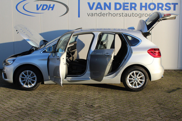 BMW 2 Serie Active Tourer 216i-102pk Centennial Executive. Zeer nette, goed onderhouden en erg fijn rijdende BMW ! Volautm. airco dual, cruise cntrl, navigatie, telefoonvoorb., boordcomputer, LM wielen, metallic lak, set winterwielen etc.