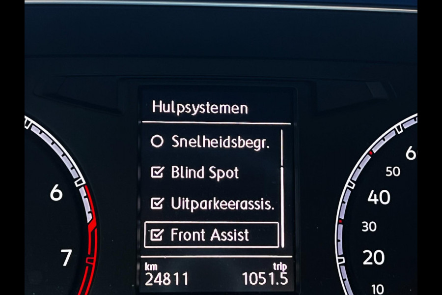 Volkswagen T-Roc Cabrio 1.5 TSI Style Camera_Carplay_Leder_Led_Dealer onderhouden