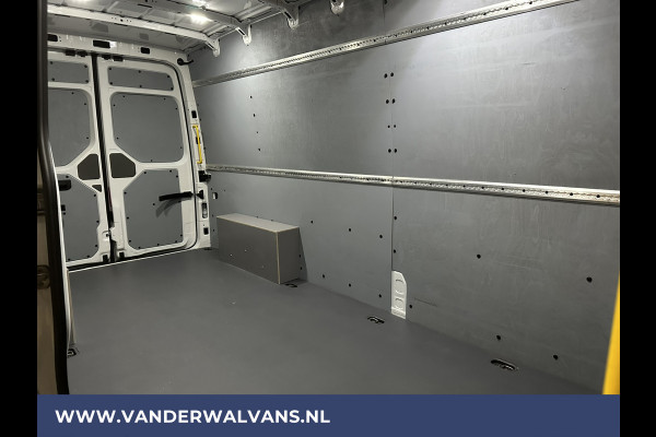 Volkswagen Crafter 2.0TDI 140pk L4H3 L3H2 Euro6 Airco | Camera | Apple Carplay | Parkeersensoren Android Auto, Bijrijdersbank, 3000kg Trekvermogen