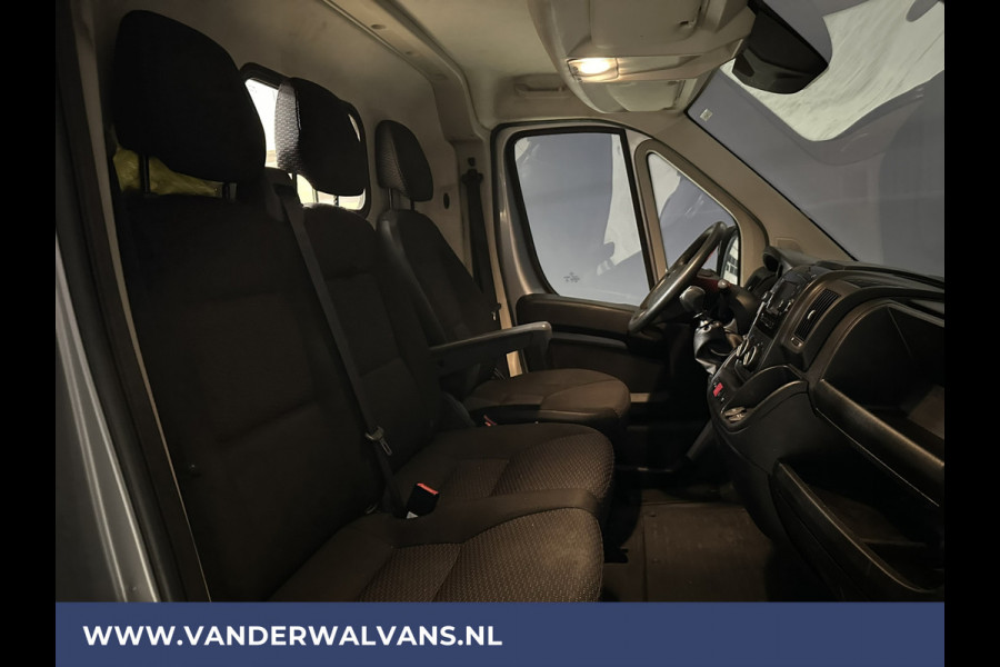 Peugeot Boxer 2.2BlueHDi 165pk L2H2 Glasresteel Euro6 Airco | Imperiaal | Camera | Navigatie Cruisecontrol, Parkeersensoren, Bijrijdersbank