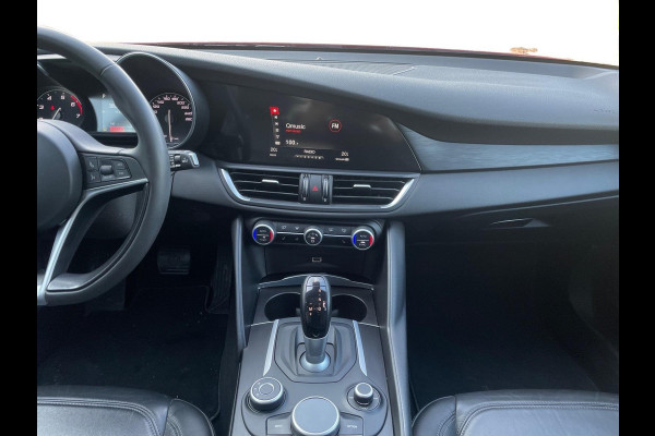 Alfa Romeo Giulia 2.0T Super | Pano | Memory | Leder | Dodehoek