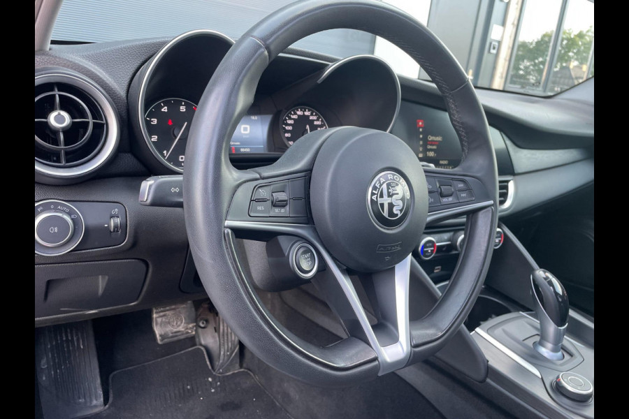 Alfa Romeo Giulia 2.0T Super | Pano | Memory | Leder | Dodehoek