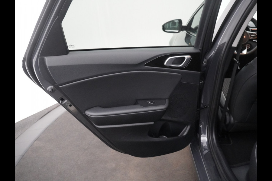Kia Ceed Sportswagon 1.5 T-GDi DynamicPlusLine - Navigatie - Cruise Control - Climate Control - Apple/Android Carplay - Led - Digtiaal Dashboard - Fabrieksgarantie Tot 2030
