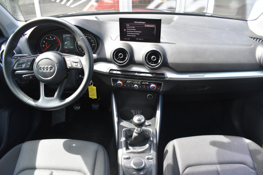 Audi Q2 30 TFSi Sport S-line Edition / Verwarmbare voorstoelen / Clima / Navi / Sportstoelen