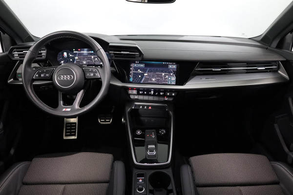 Audi A3 Sportback 30 TFSI S-Line 110 pk S-Tronic | Verlengde garantie | Navigatie | Parkeersensoren achter | S-Line |