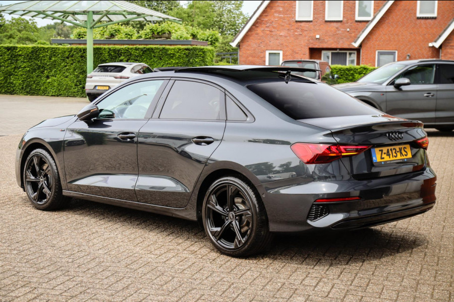 Audi A3 Limousine 35 1.5 TFSI S Edition One S-line 150pk S-Tronic|Lederen kuipstoelen|Virtual Cockpit|Panoramadak|LED Matrix|Black