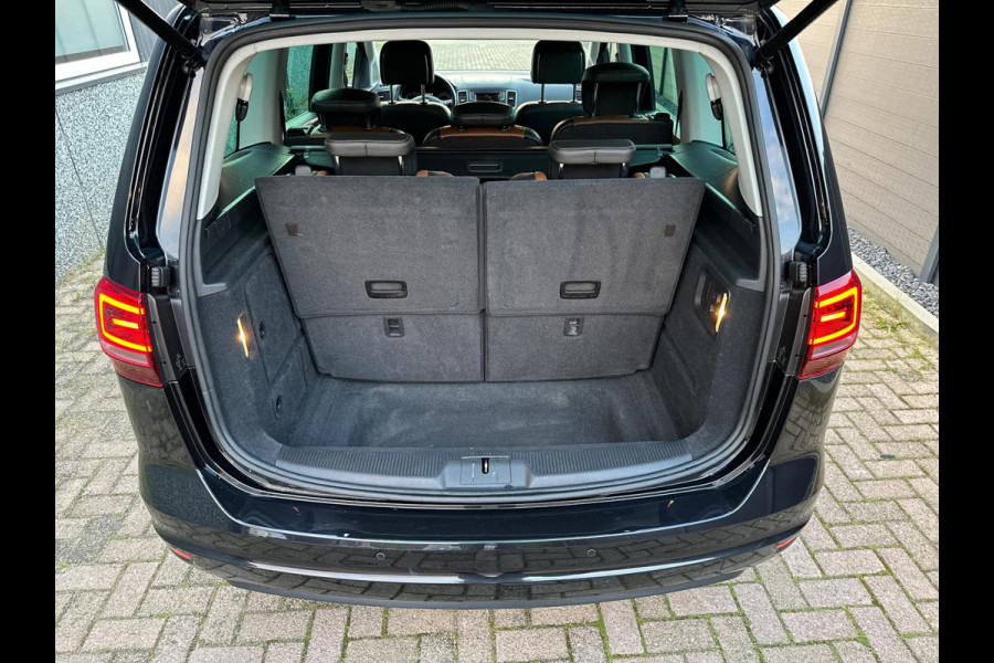 Volkswagen Sharan 1.4 TSI Exclusive CarPlay 7P Trekhaak