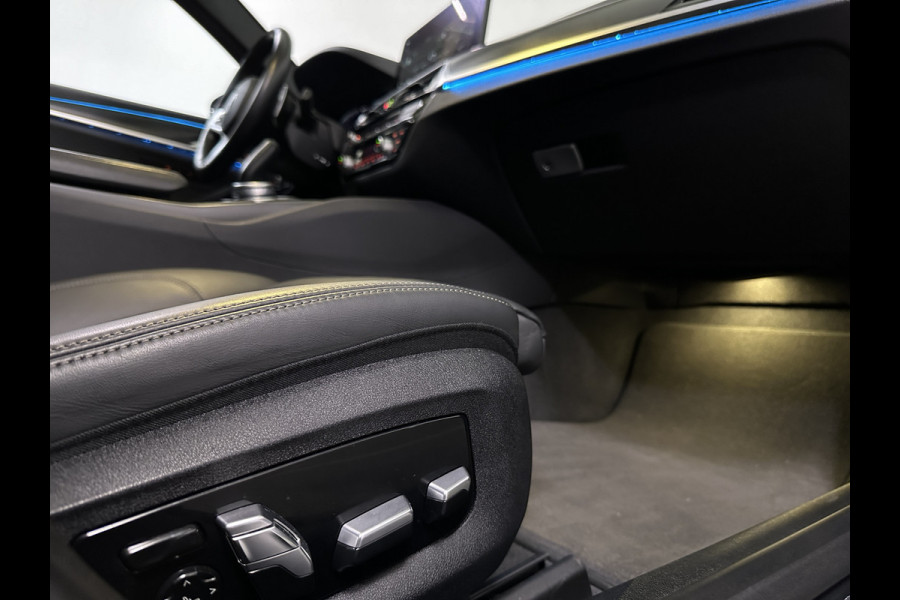 BMW 5 Serie Touring 530e xDrive M Sport Plug In Hybrid PHEV | Panodak | Harman/Kardon | Comfortstoel Memory | Trekhaak Af fabriek | Camera | Carplay |