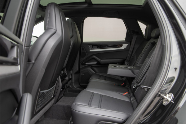 Porsche Cayenne 3.0 E-Hybrid Facelift, Bose, Luchtvering, Pano, Passenger-Display, Sportstoelen 469pk