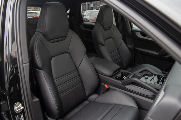 Porsche Cayenne 3.0 E-Hybrid Facelift, Bose, Luchtvering, Pano, Passenger-Display, Sportstoelen 469pk