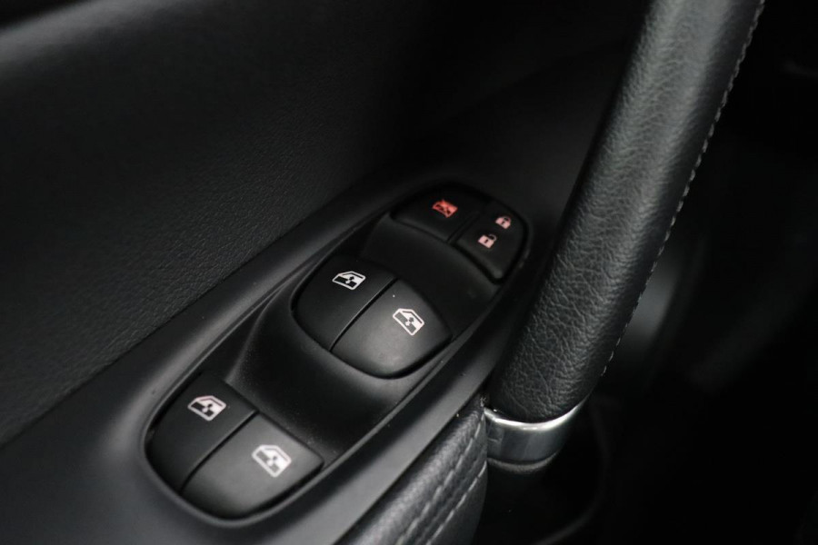 Nissan QASHQAI 1.3 DIG-T Business Edition | Panoramadak | Carplay | Stoelverwarming | Trekhaak | 360 camera | Keyless | Full LED | Navigatie
