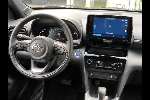 Toyota Yaris Cross 1.5 Hybrid Dynamic Plus | Dodehoekherkenning, Parkeersensoren, Stoel + Stuurverwarming, Smart Connect